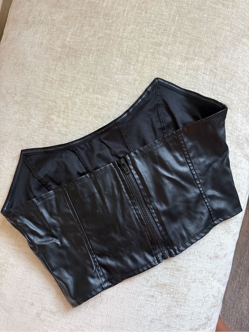SHEIN Black Faux Leather Corset Top - Picture 5 of 8
